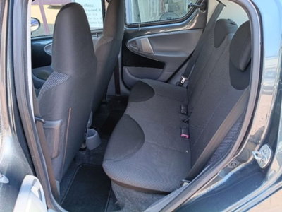 Toyota Aygo 1.0 12V VVT-i 5 porte Now Connect (13)