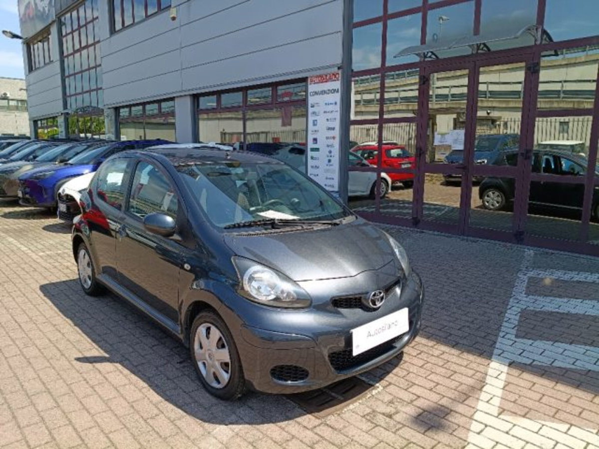 Toyota Aygo 1.0 12V VVT-i 5 porte Now Connect (3)