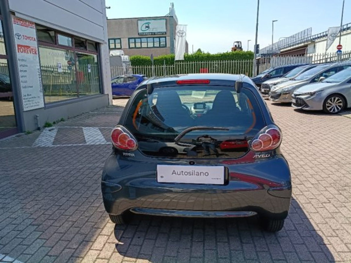 Toyota Aygo 1.0 12V VVT-i 5 porte Now Connect (6)