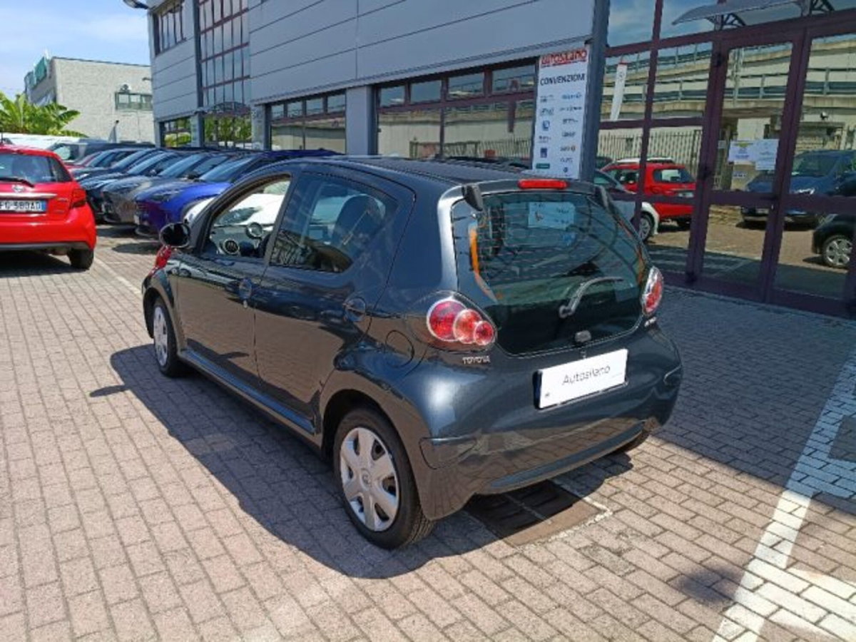 Toyota Aygo 1.0 12V VVT-i 5 porte Now Connect (7)