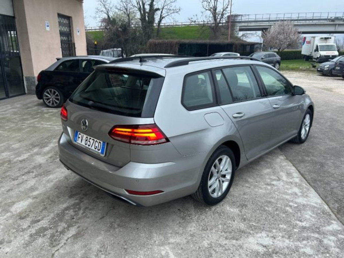 Volkswagen Golf Variant 1.6 TDI 115 CV DSG Executive BlueMotion Tech. (2)