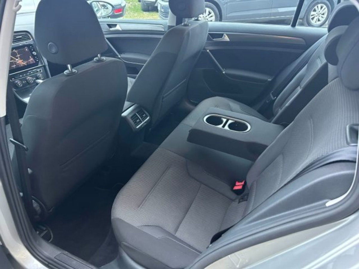 Volkswagen Golf Variant 1.6 TDI 115 CV DSG Executive BlueMotion Tech. (6)
