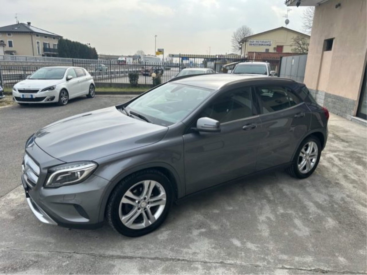 Mercedes-Benz GLA SUV 200 d Automatic 4Matic Premium