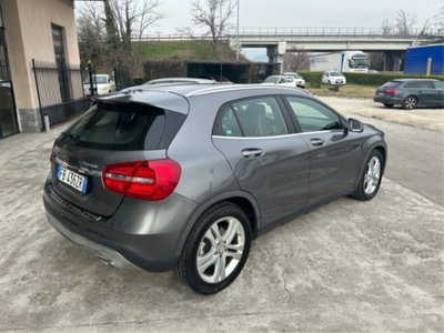 Mercedes-Benz GLA SUV 200 d Automatic 4Matic Premium (3)