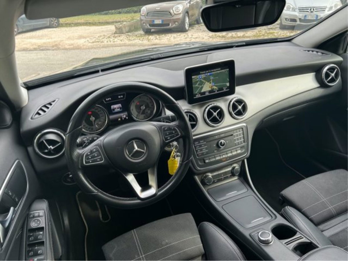 Mercedes-Benz GLA SUV 200 d Automatic 4Matic Premium (6)