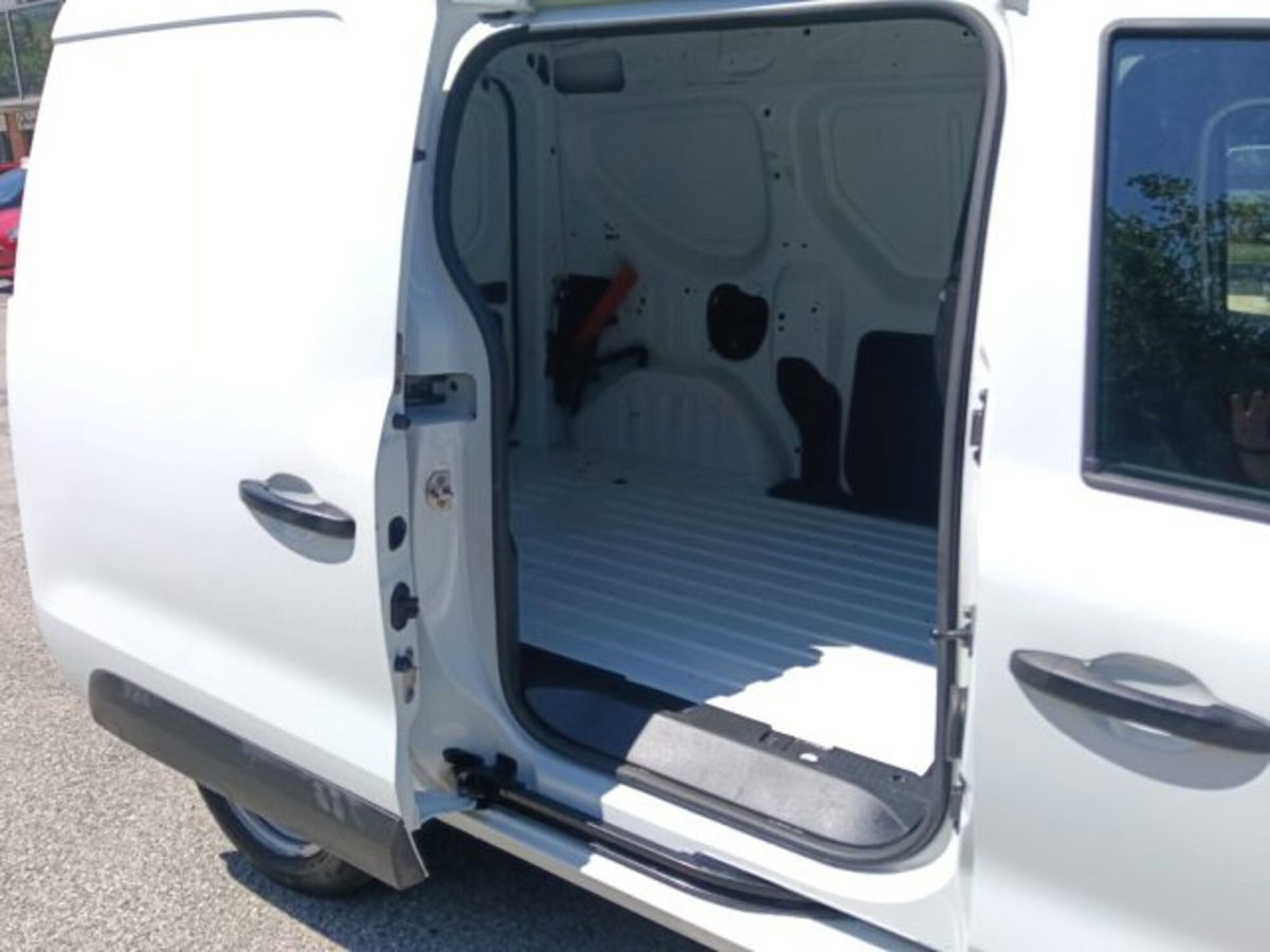 Renault Express van 1.3 TCe Fap 100cv (7)