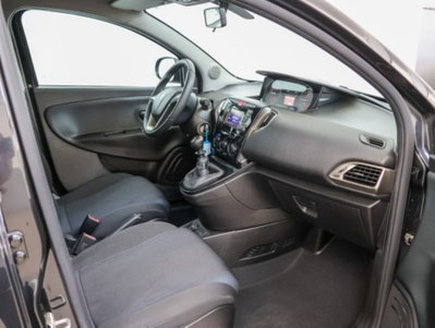 Lancia Ypsilon 1.0 FireFly 5 porte S&S Hybrid Maryne (12)