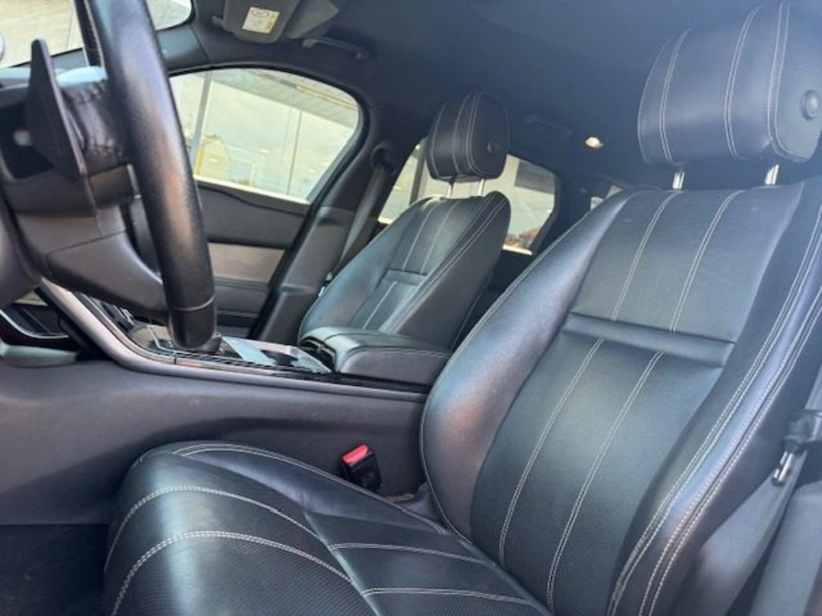 Land Rover Range Rover Velar 2.0D I4 240 CV SE (12)