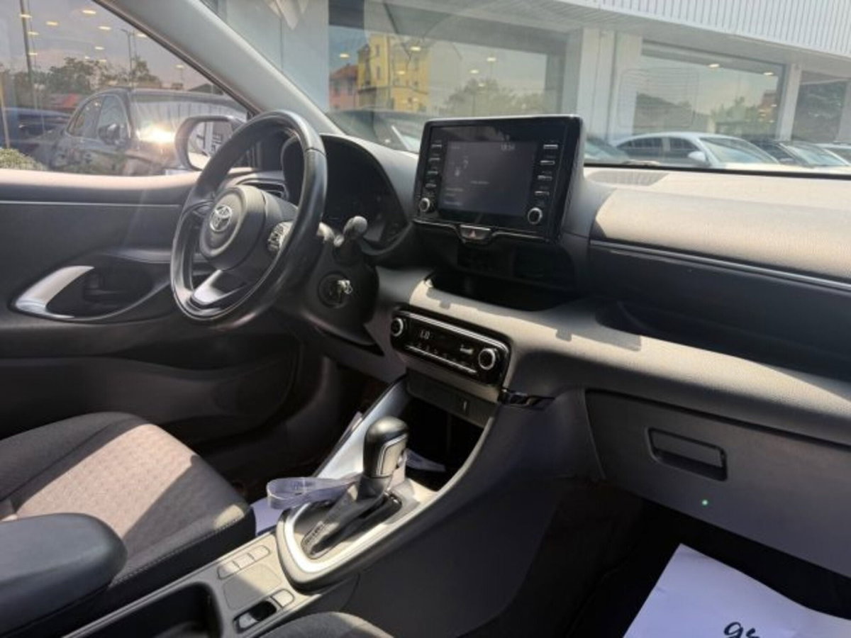 Toyota Yaris Cross 1.5 Hybrid 5p. E-CVT Premiere (13)