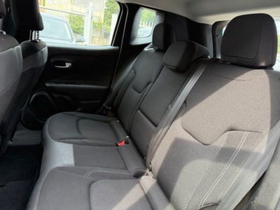 Jeep Renegade 1.3 T4 190CV PHEV 4xe AT6 Limited (10)