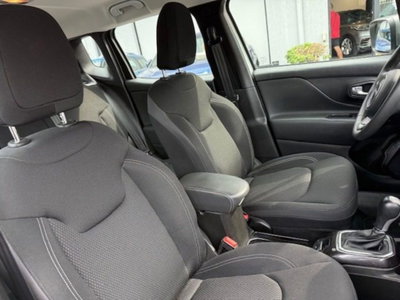 Jeep Renegade 1.3 T4 190CV PHEV 4xe AT6 Limited (14)