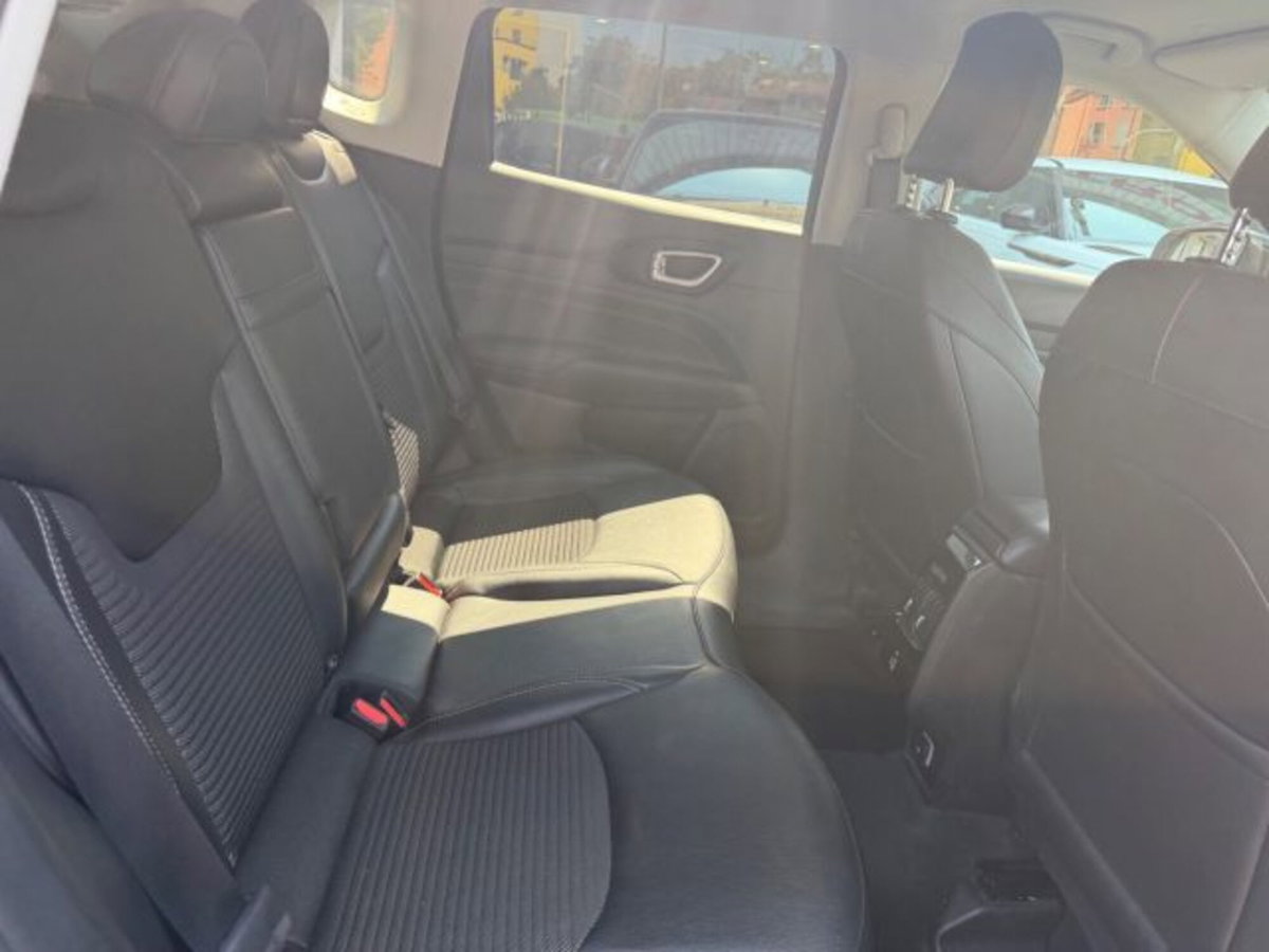 Jeep Compass 1.3 T4 190CV PHEV AT6 4xe Business Plus (9)