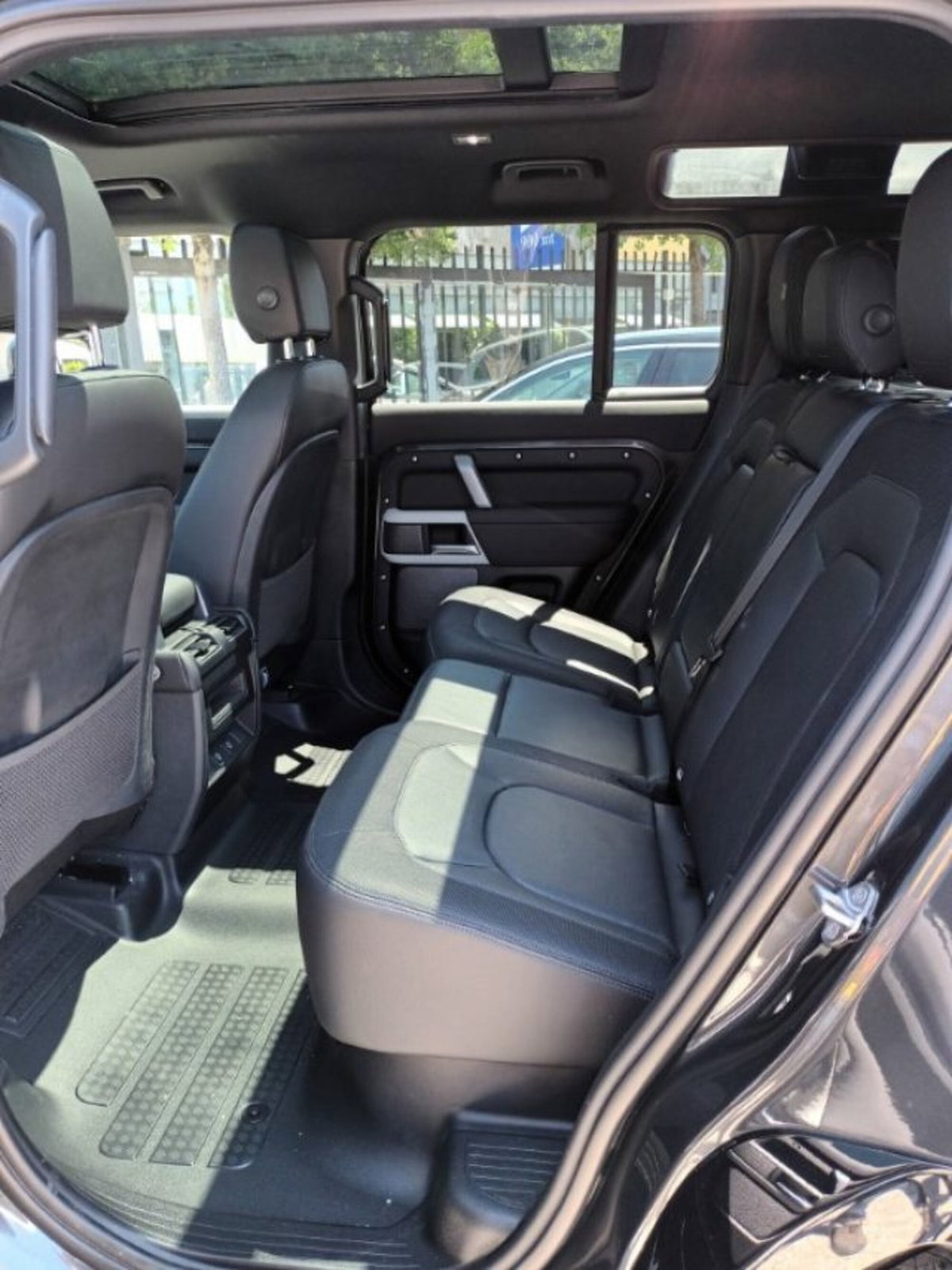 Land Rover Defender 110 3.0d i6 mhev X-Dynamic SE awd 250cv auto (6)