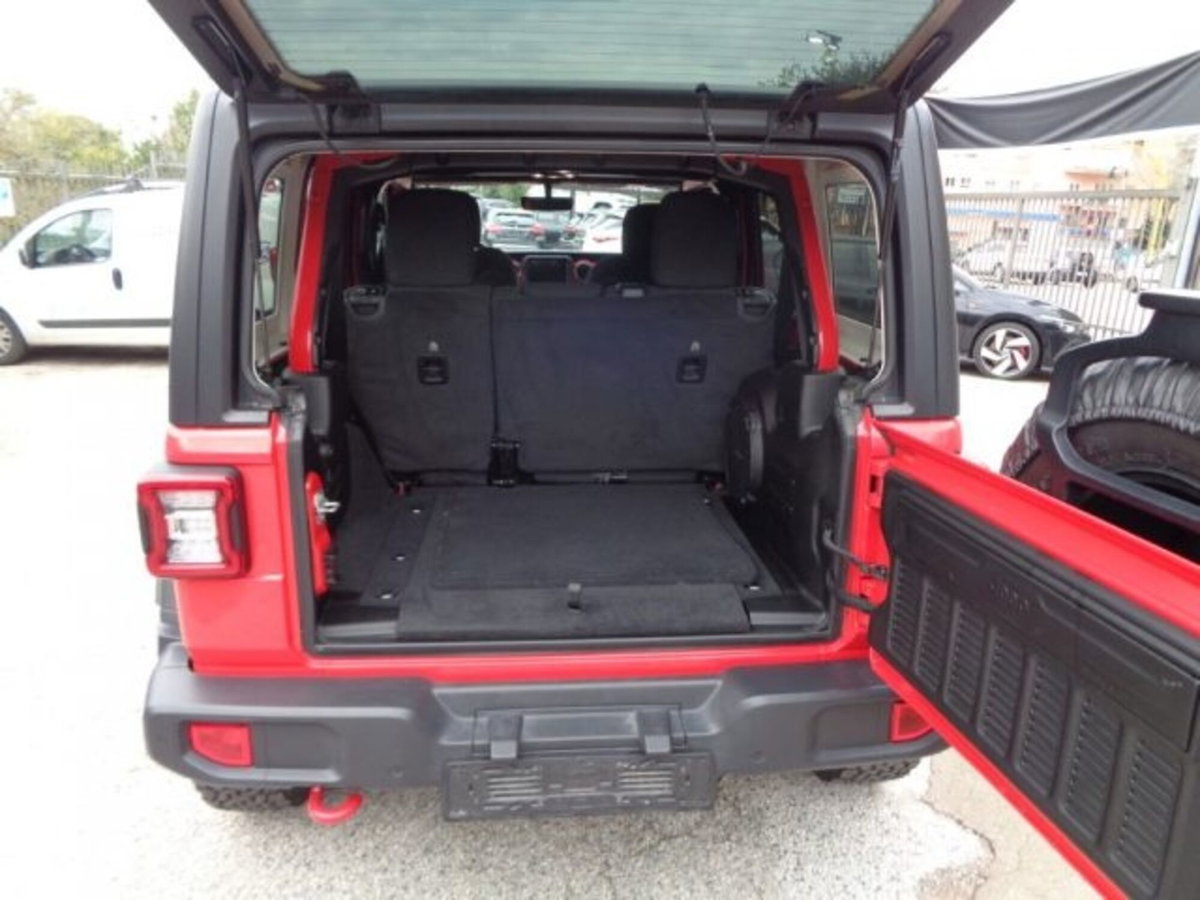 Jeep Wrangler Unlimited 2.2 Mjt II Rubicon (13)