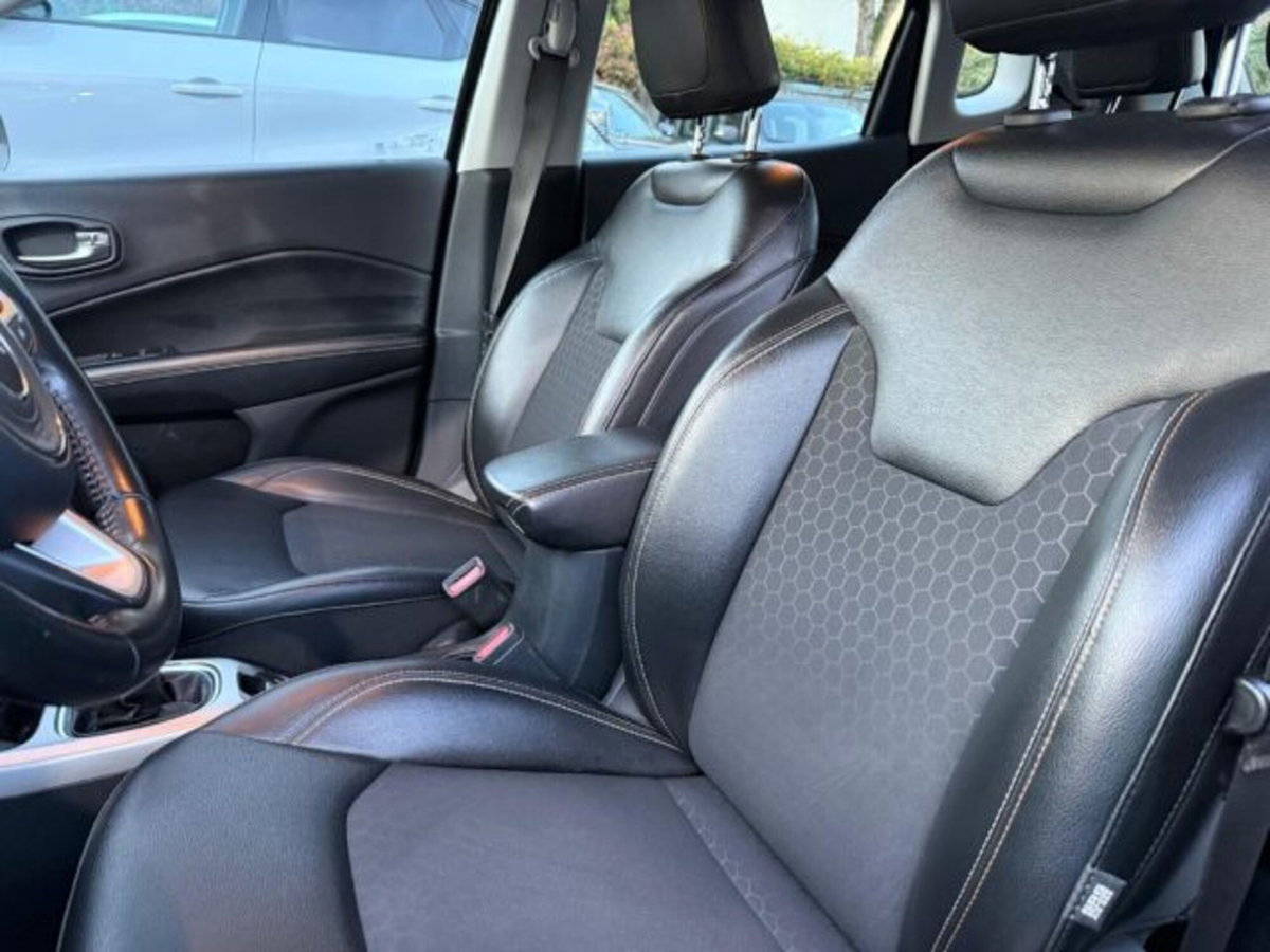 Jeep Compass 2.0 Multijet II 4WD Business (6)