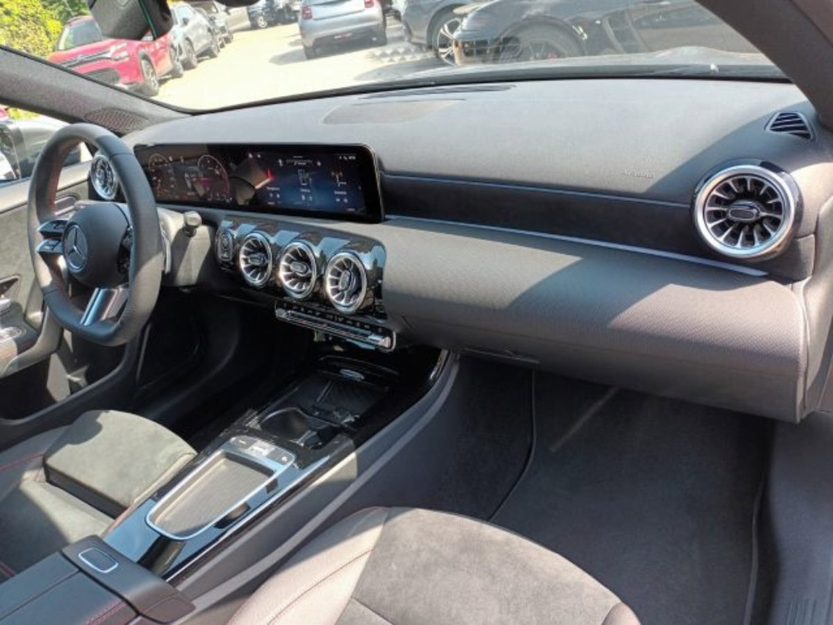 Mercedes-Benz Classe A 200 d AMG Line Premium Plus auto (7)