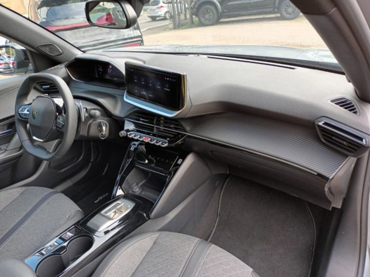 Peugeot 2008 50 kWh Allure (11)