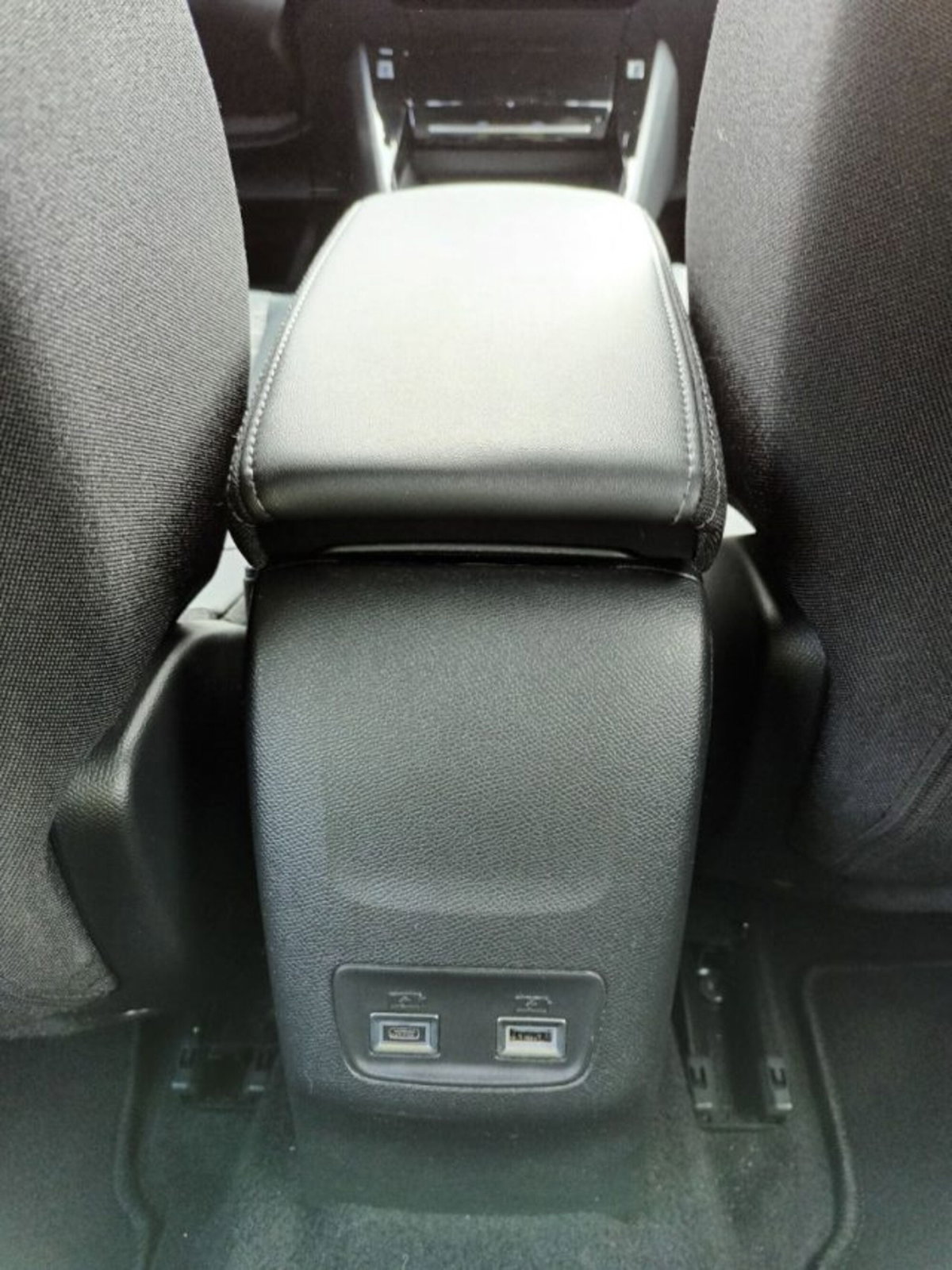 Peugeot 2008 50 kWh Allure (16)
