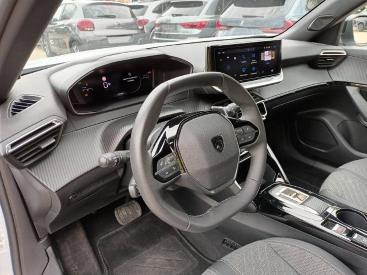Peugeot 2008 50 kWh Allure (12)