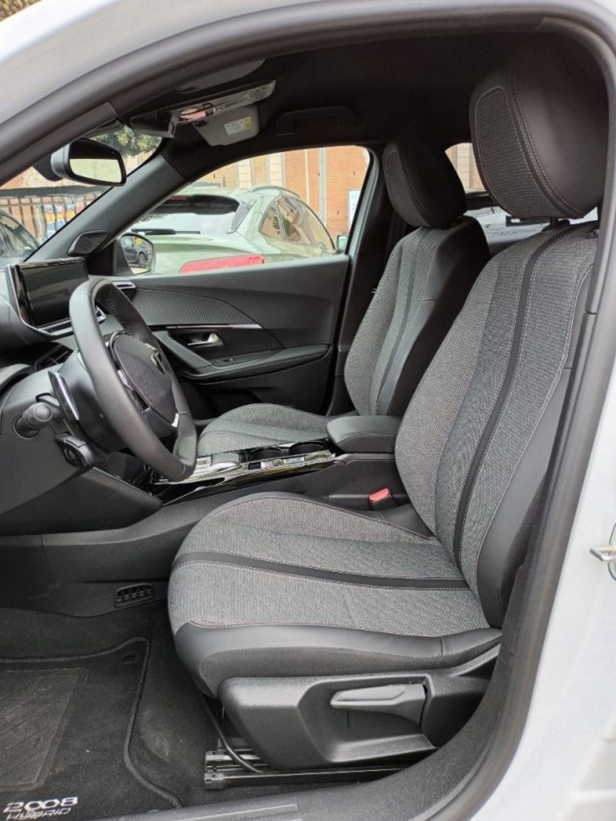 Peugeot 2008 50 kWh Allure (7)