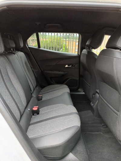 Peugeot 2008 50 kWh Allure (9)