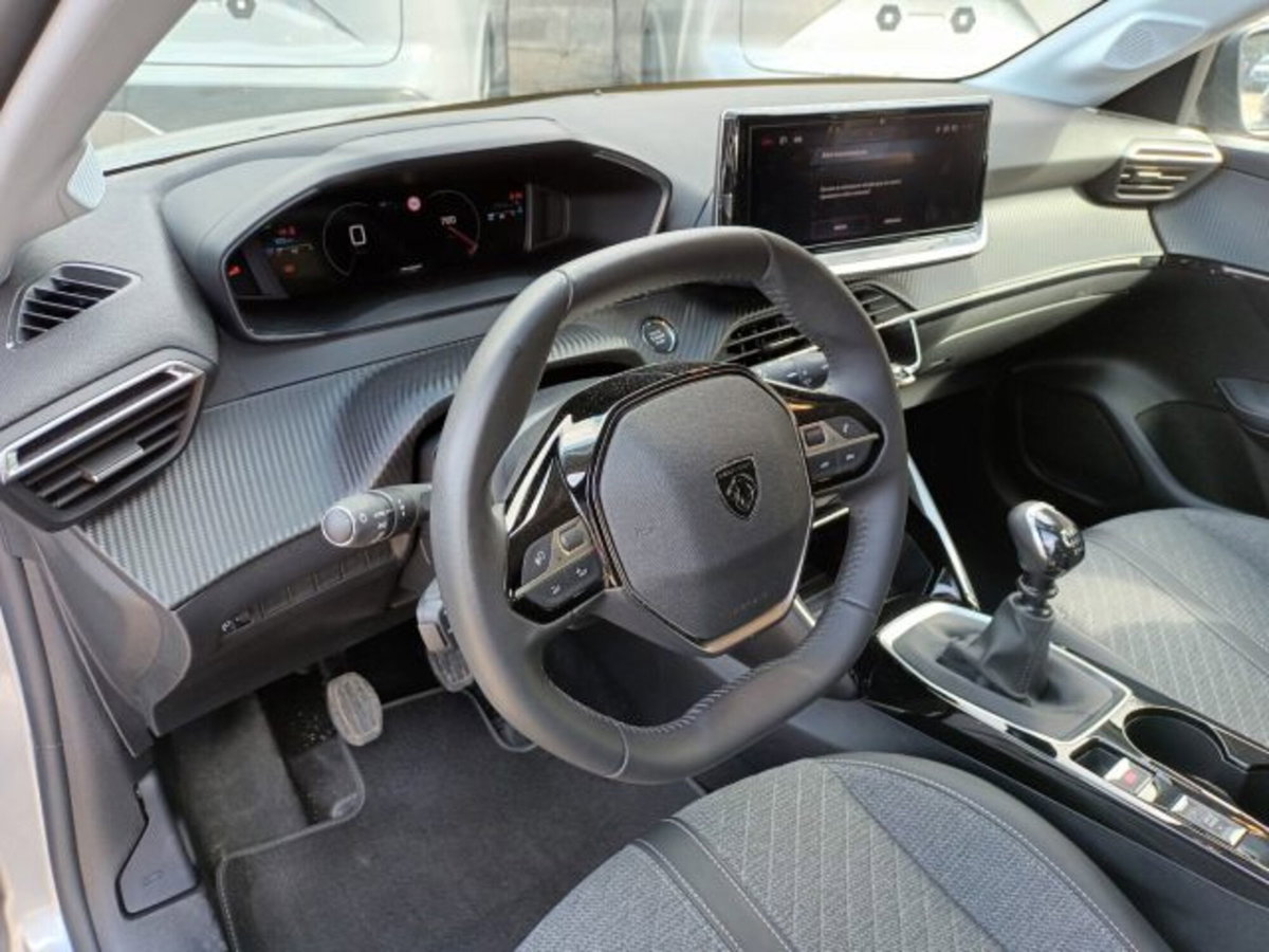 Peugeot 208 1.2 puretech Active s&s 100cv (9)