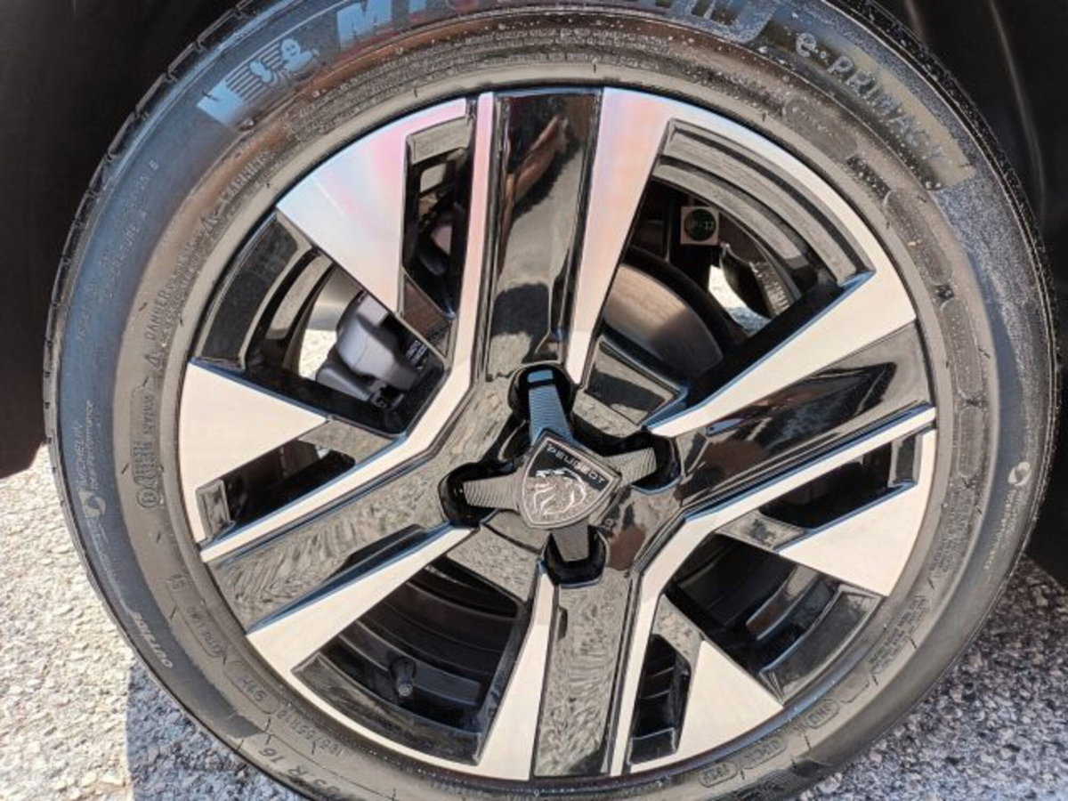 Peugeot 208 1.2 puretech Active s&s 100cv (10)