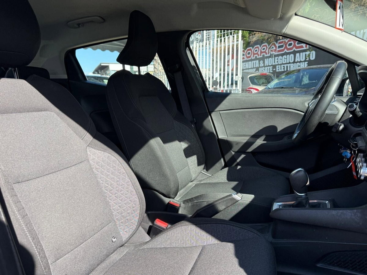 Renault Clio Full Hybrid E-Tech 140 CV 5 porte Initiale Paris (12)