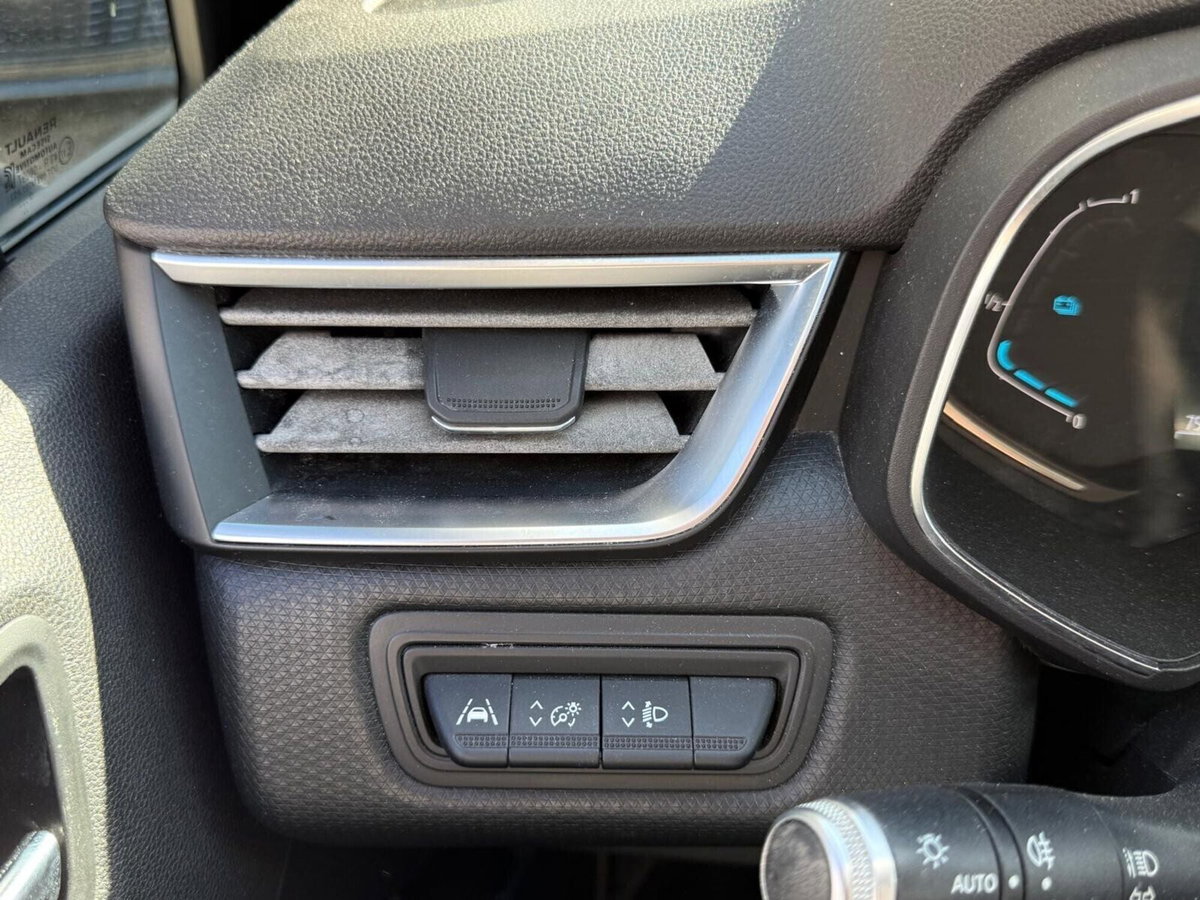 Renault Clio Full Hybrid E-Tech 140 CV 5 porte Initiale Paris (15)