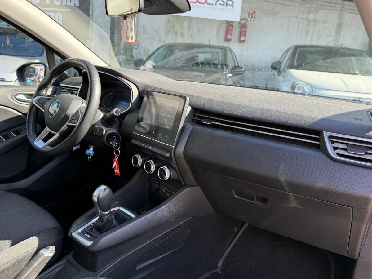 Renault Clio Full Hybrid E-Tech 140 CV 5 porte Initiale Paris (19)