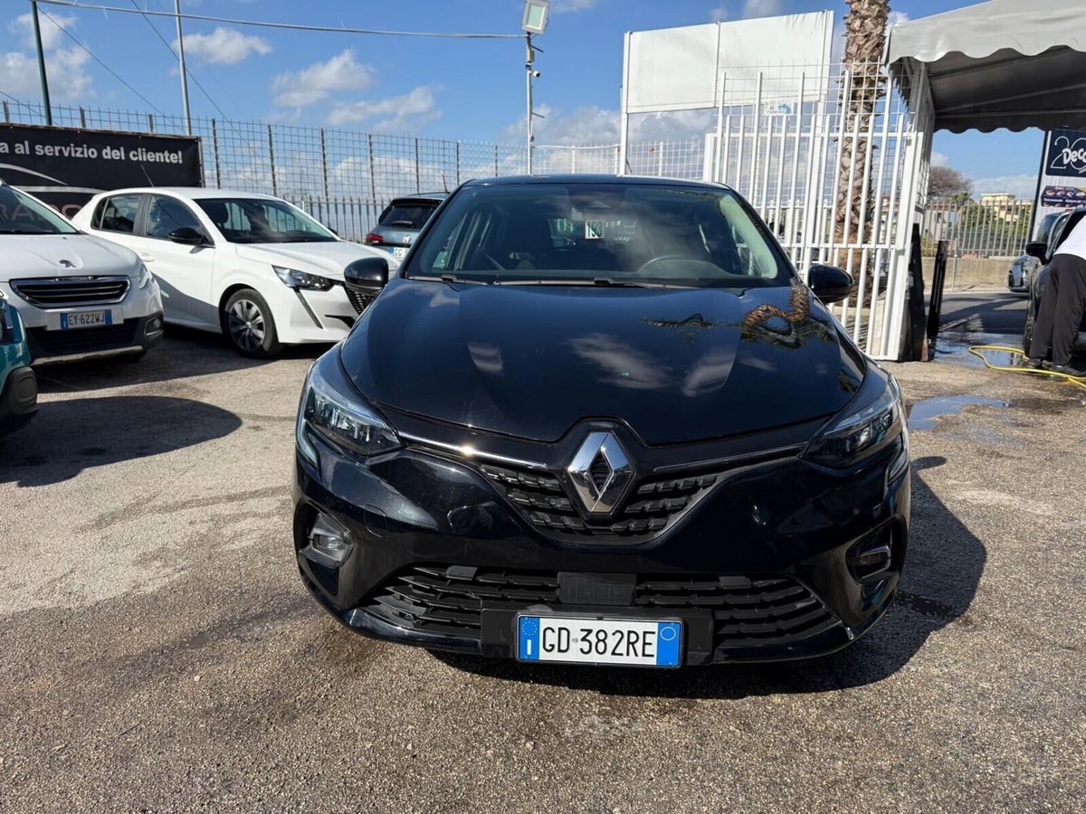 Renault Clio Full Hybrid E-Tech 140 CV 5 porte Initiale Paris (2)