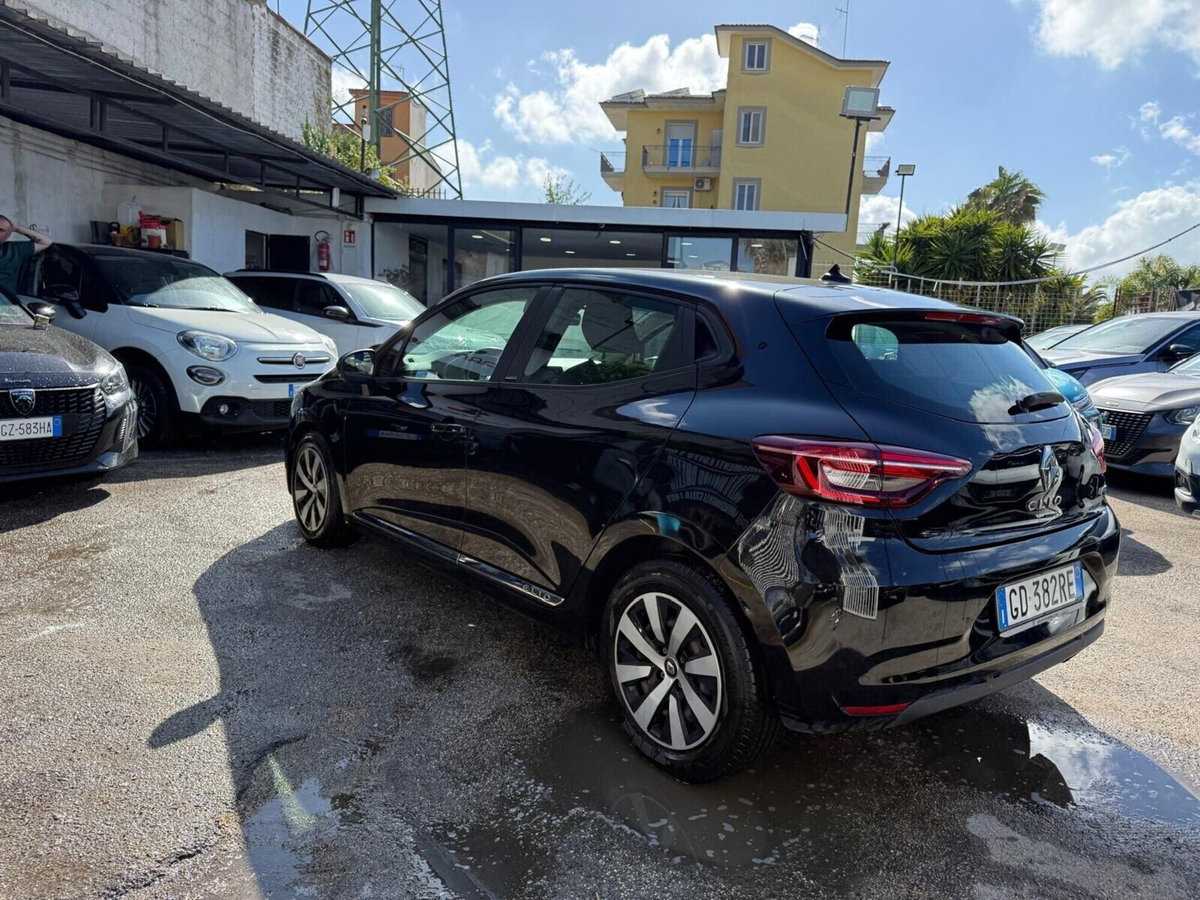 Renault Clio Full Hybrid E-Tech 140 CV 5 porte Initiale Paris (6)