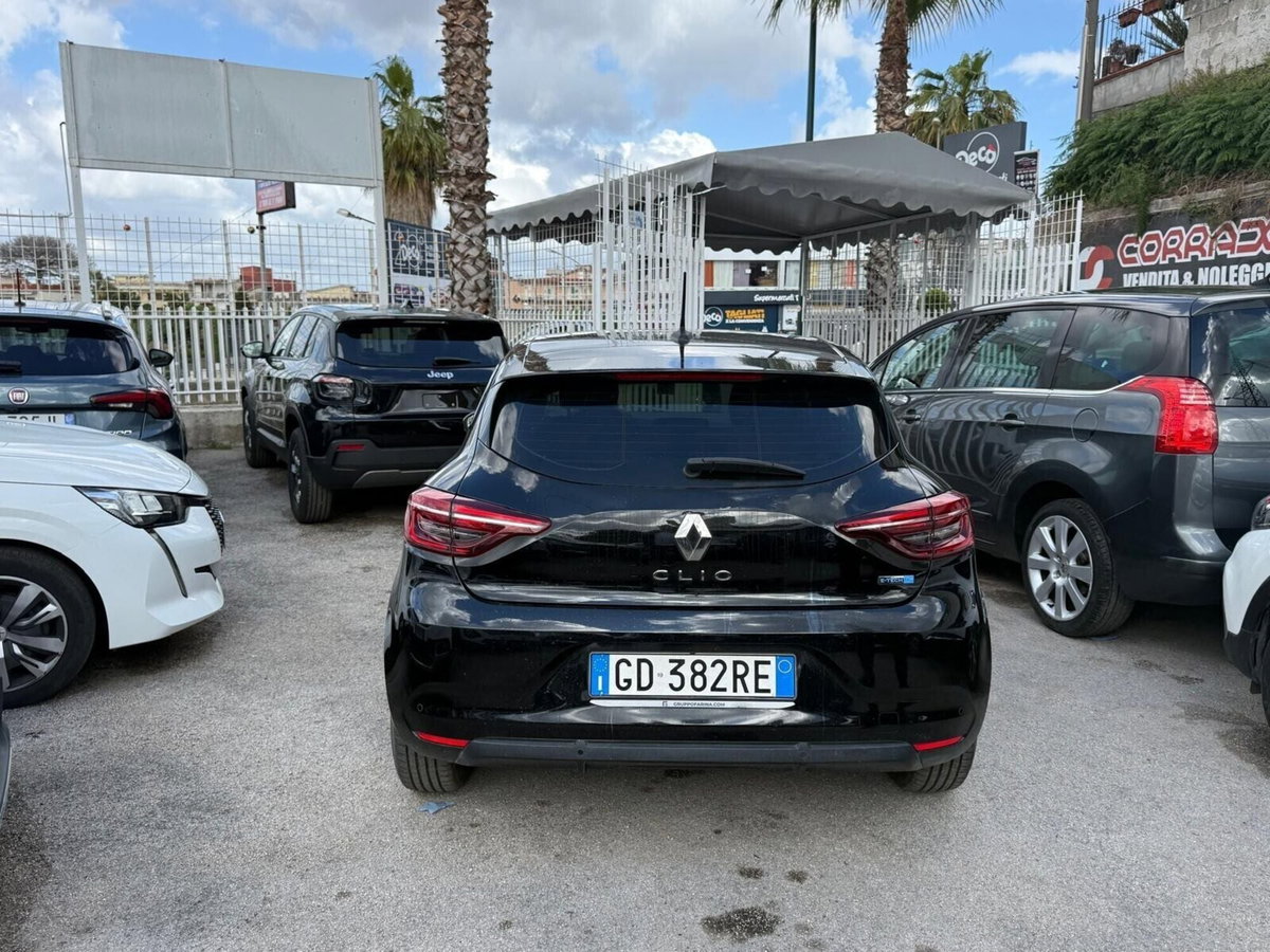 Renault Clio Full Hybrid E-Tech 140 CV 5 porte Initiale Paris (9)