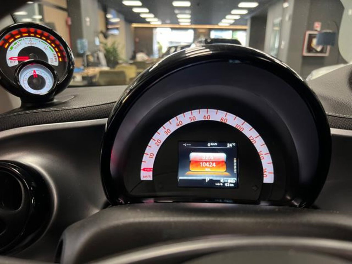 smart Fortwo Cabrio EQ cabrio BRABUS Style (13)