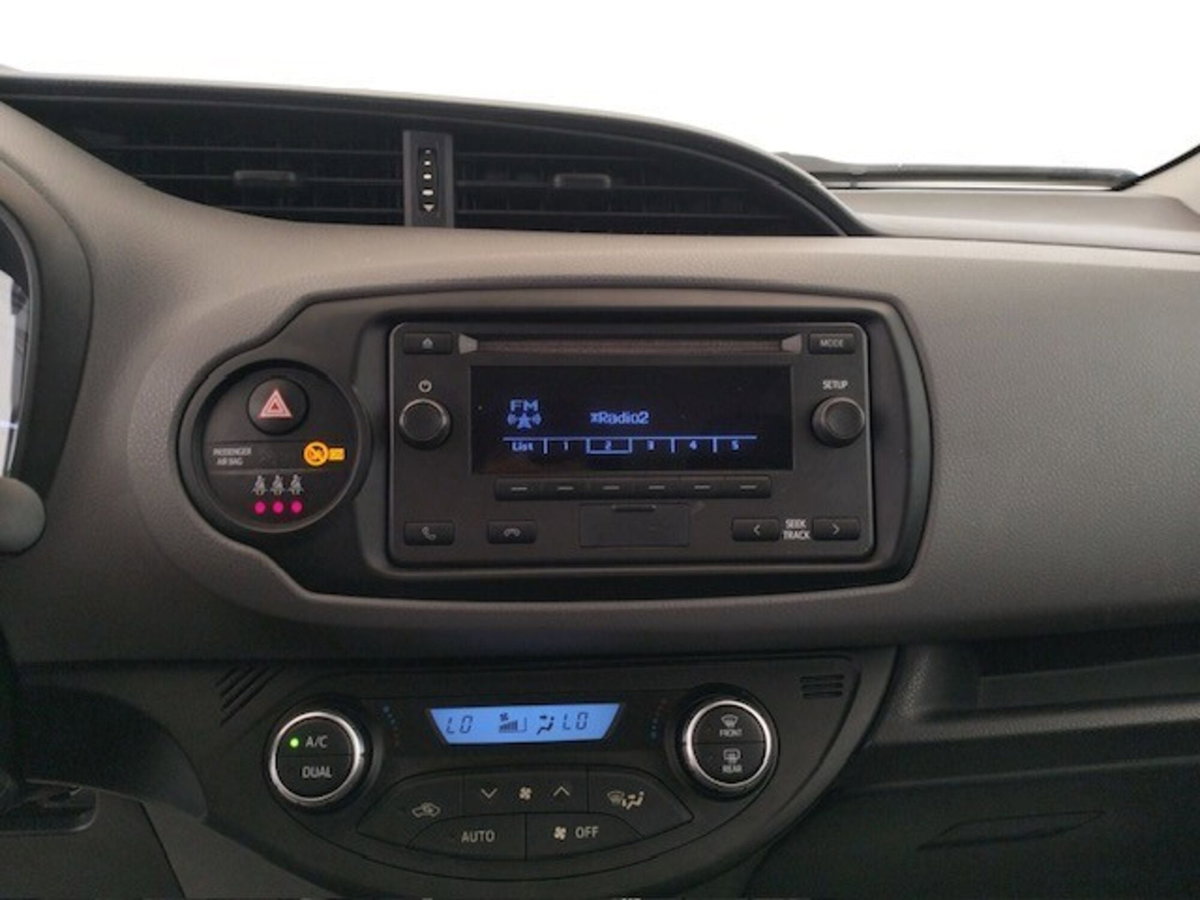Toyota Yaris 1.5 Hybrid 5 porte Active (15)