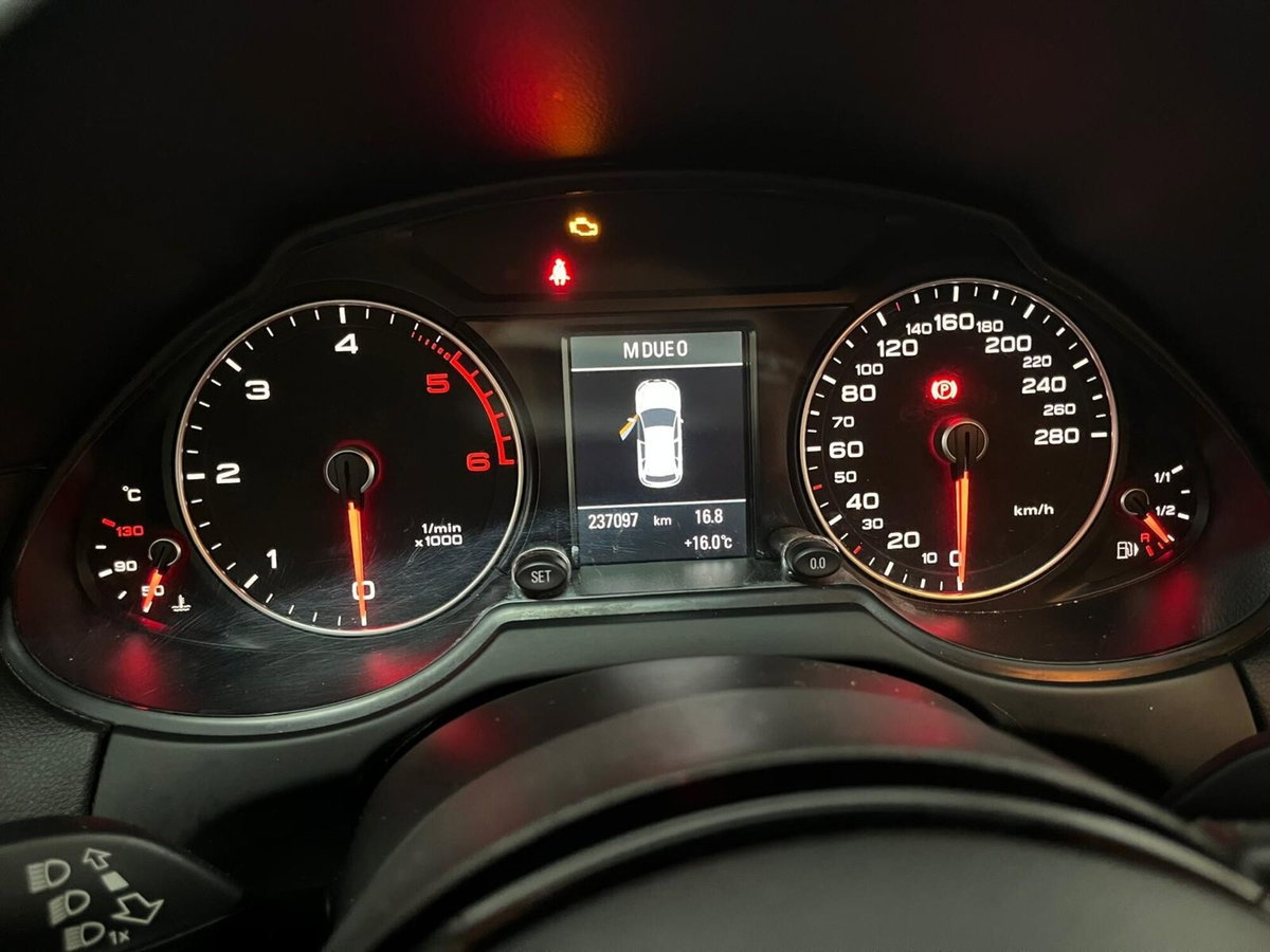 Audi Q5 2.0 TDI 150 CV clean diesel (16)