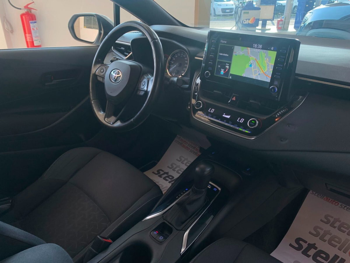 Toyota Corolla 1.8 Hybrid Business (16)
