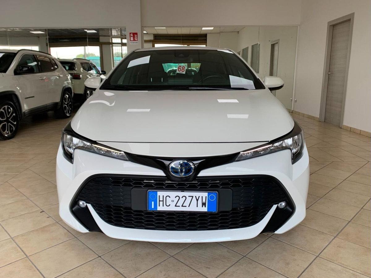 Toyota Corolla 1.8 Hybrid Business (2)