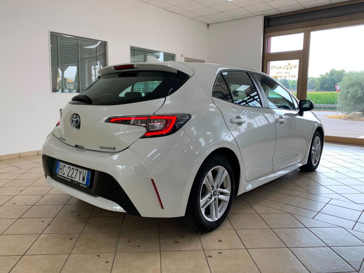 Toyota Corolla 1.8 Hybrid Business (5)