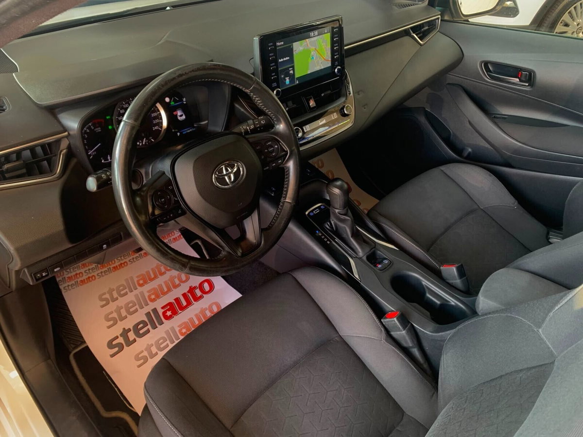 Toyota Corolla 1.8 Hybrid Business (9)
