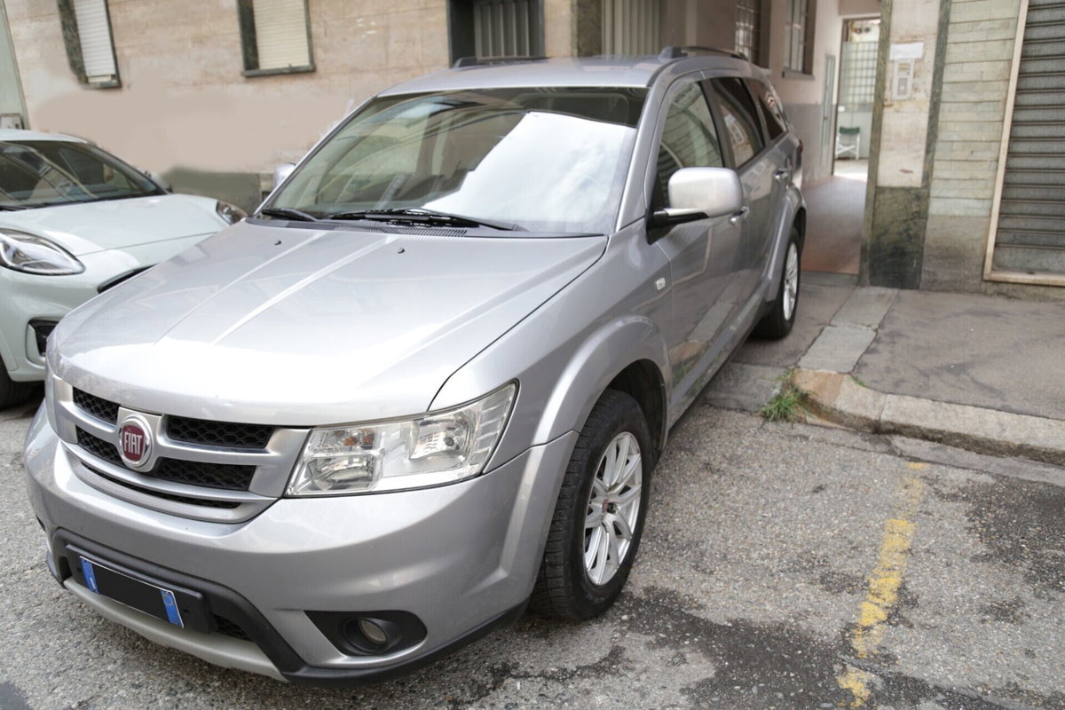 Fiat Freemont 2.0 Mjt 170 CV 4x4 Automatica Lounge (4)