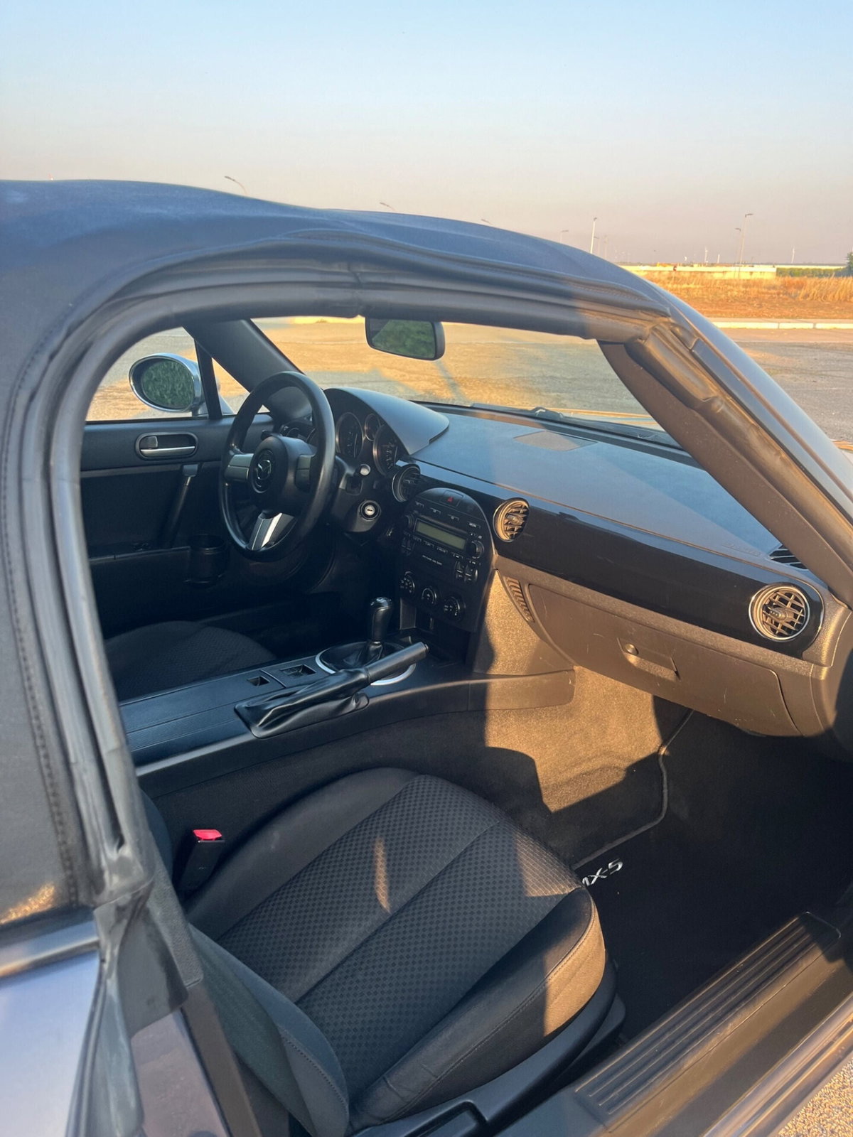 Mazda MX-5 Roadster 1.8L 16V Earth (9)