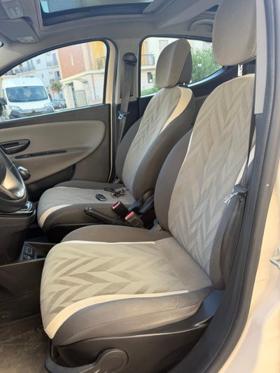 Lancia Ypsilon 1.2 69 CV 5 porte GPL Ecochic Gold (11)