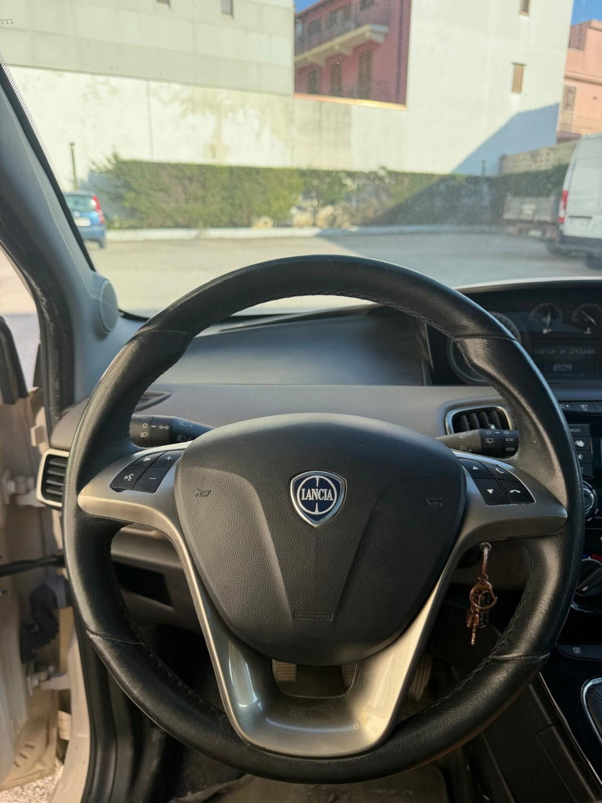 Lancia Ypsilon 1.2 69 CV 5 porte GPL Ecochic Gold (14)