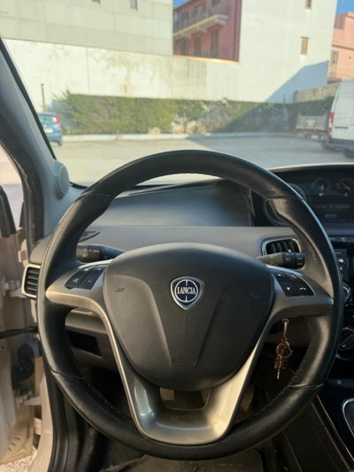 Lancia Ypsilon 1.2 69 CV 5 porte GPL Ecochic Gold (14)