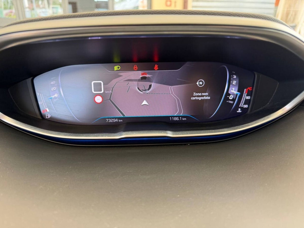 Peugeot 3008 BlueHDi 130 S&S Allure Pack (11)