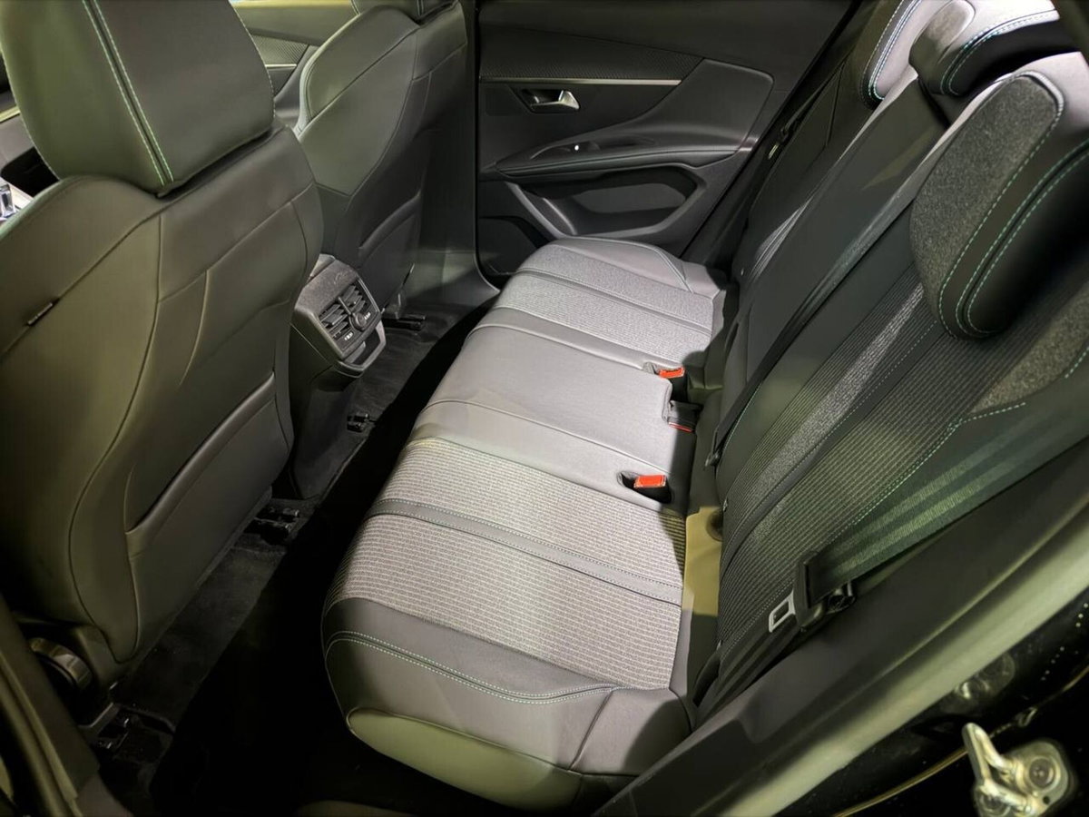 Peugeot 3008 BlueHDi 130 S&S Allure Pack (13)