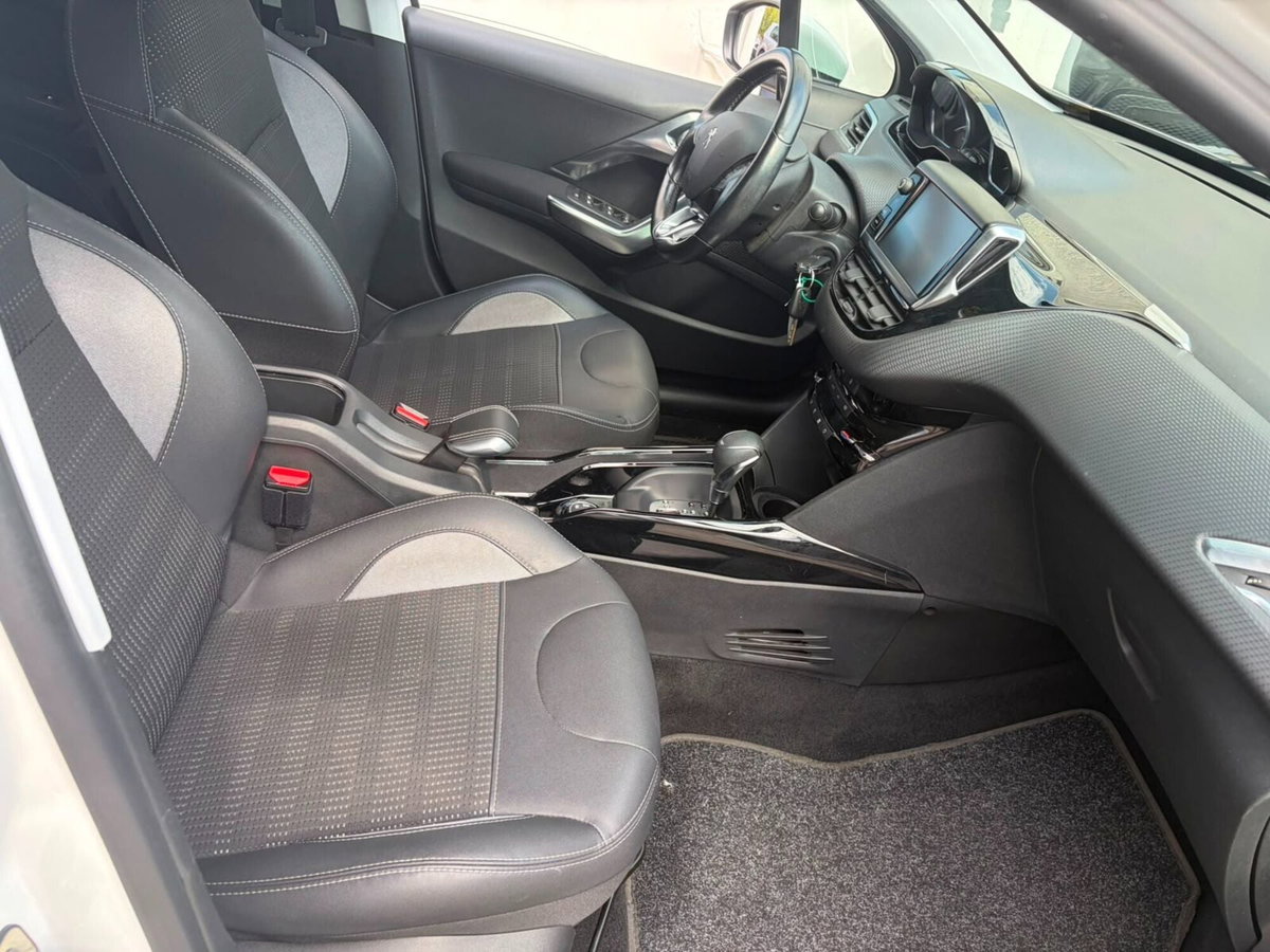 Peugeot 2008 Turbo 110 S&S Allure (10)