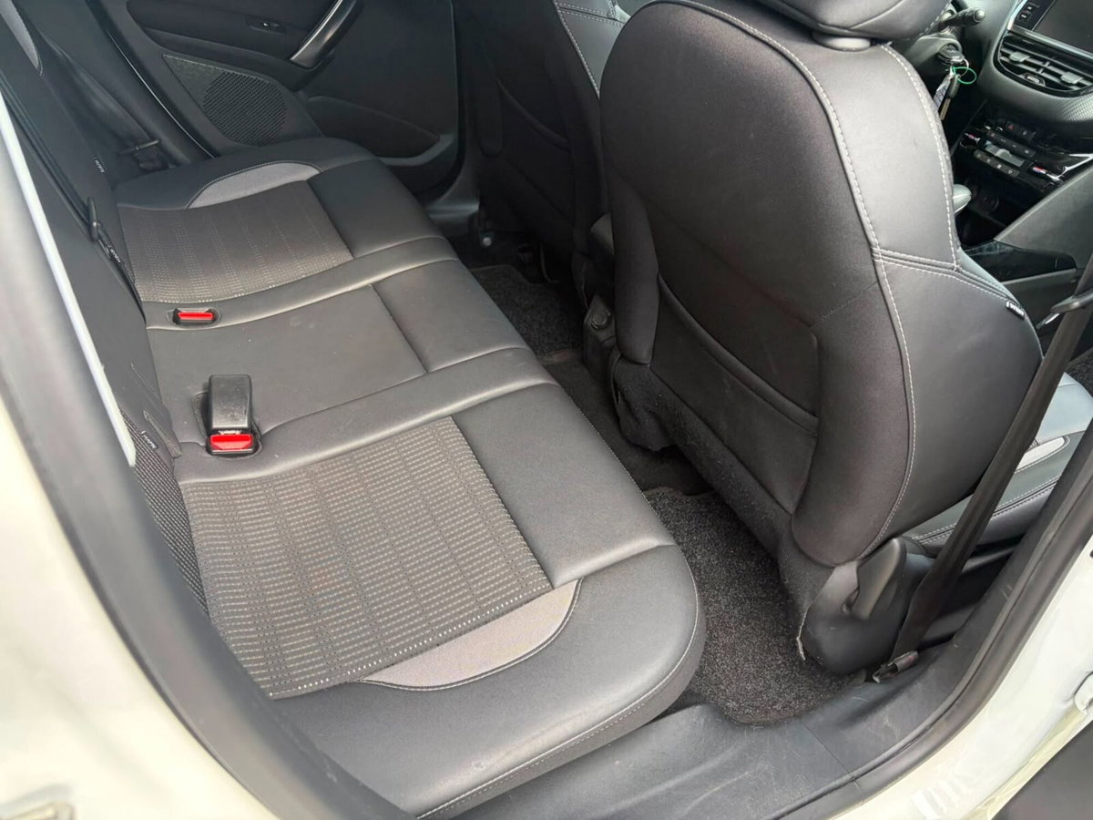 Peugeot 2008 Turbo 110 S&S Allure (12)