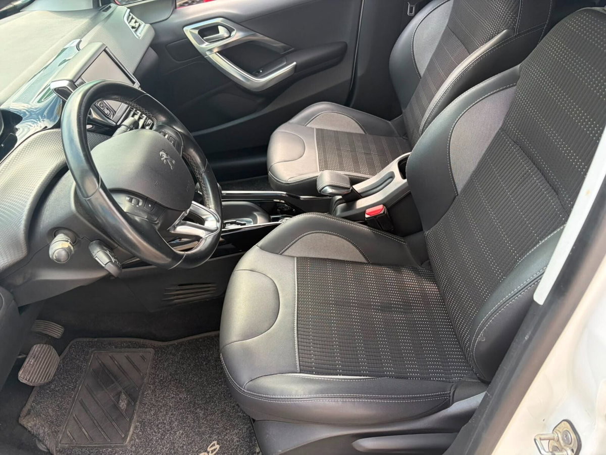 Peugeot 2008 Turbo 110 S&S Allure (7)